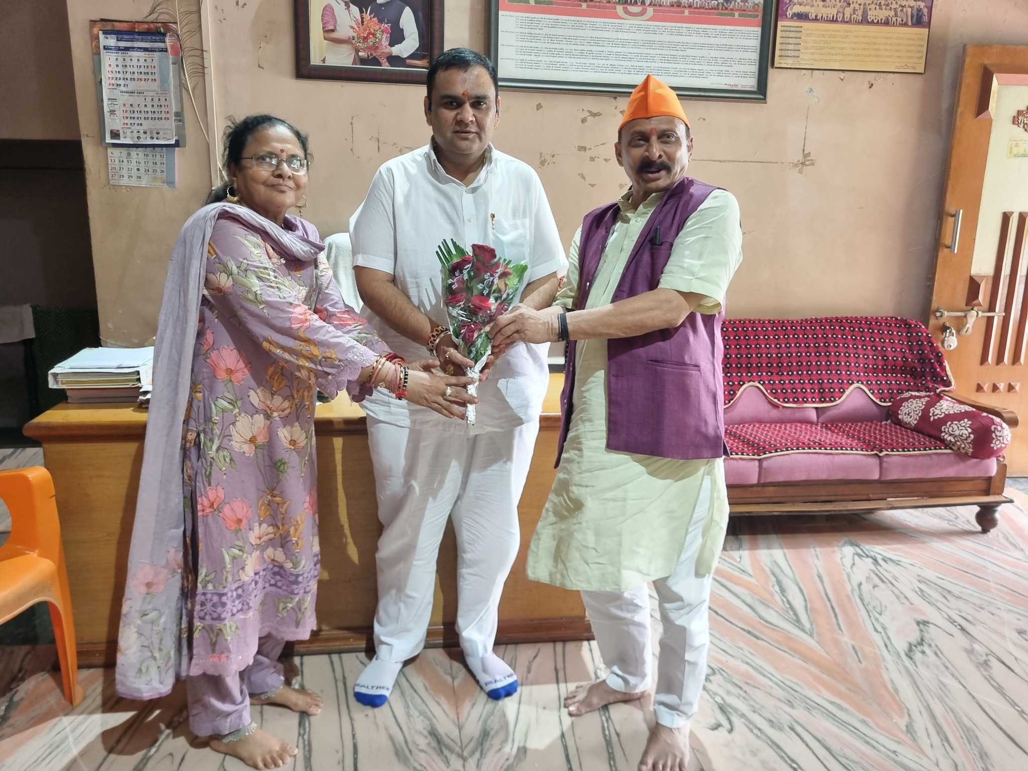 તા.0૬/0૯/૨૦૨૩ ના રોજ મહુવા વિધાનસભાના ધારાસભ્ય શ્રી મોહનભાઈ ઢોડિયાજી સાથે મારી સુરત જીલ્લા ભાજપ મહામંત્રીની નિયુક્તિ બાદ એમના નિવાસ સ્થાન પર શુભેચ્છા મુલાકાત લીધી.